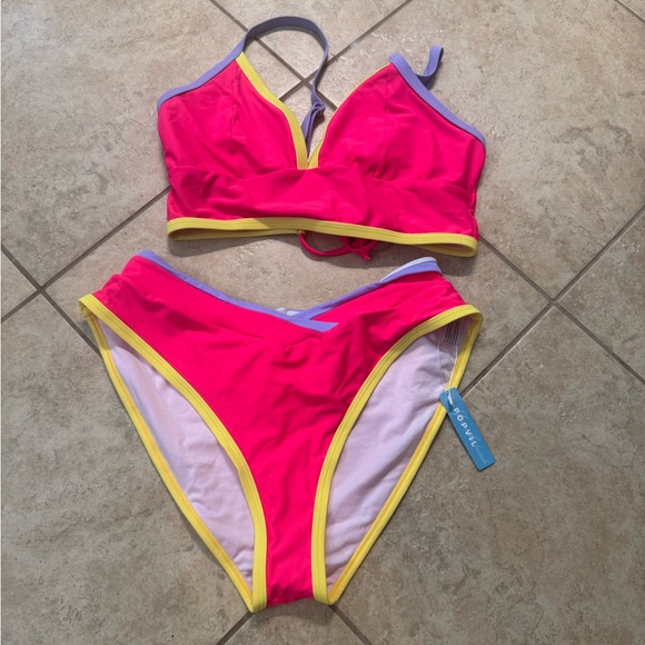 LOT Plus Size Swimsuits 3X 20-22 - Picture 1 of 9
